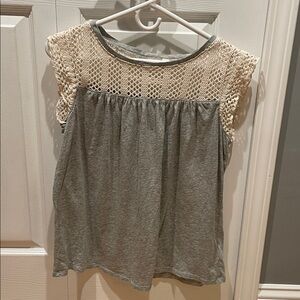 GAP Heather Gray Top with Cream Lace